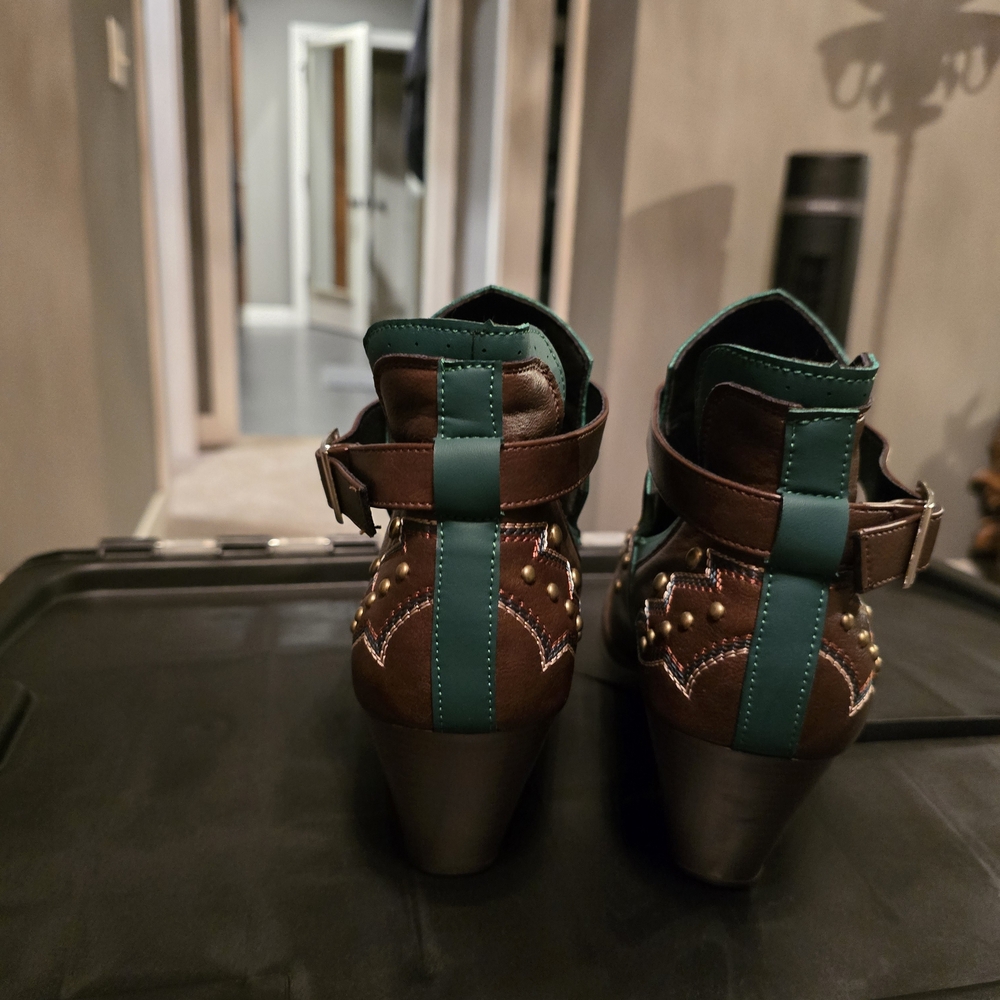 Embroidered Brown and Green Ankle Boots - Picture 2 of 6